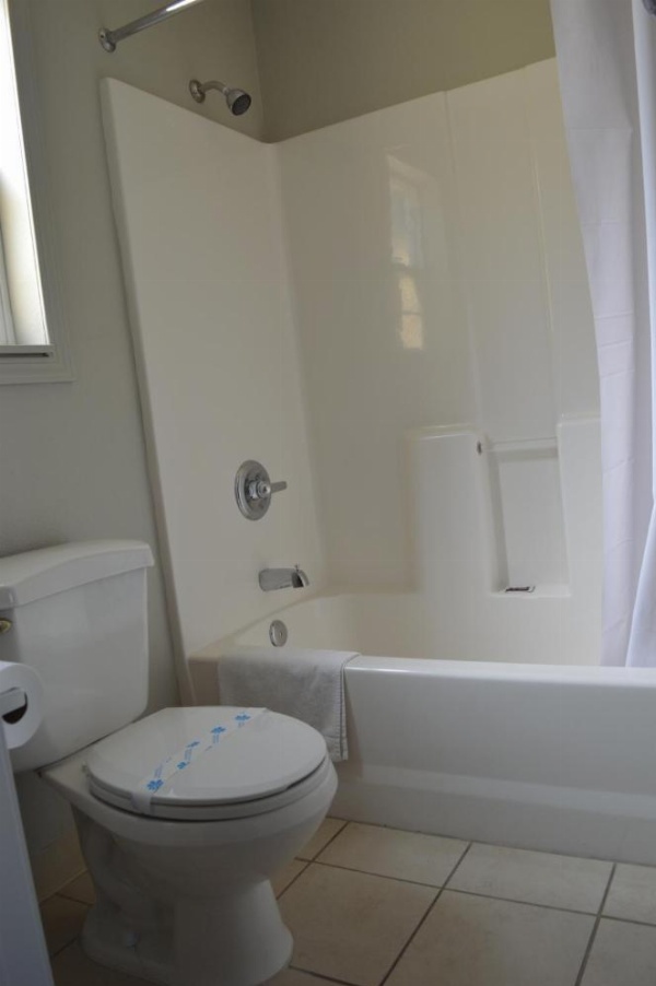 Budget Inn image 10