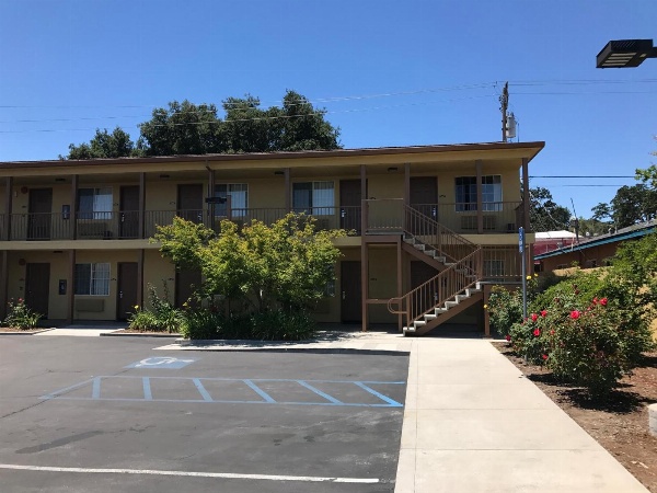 Budget Inn image 2