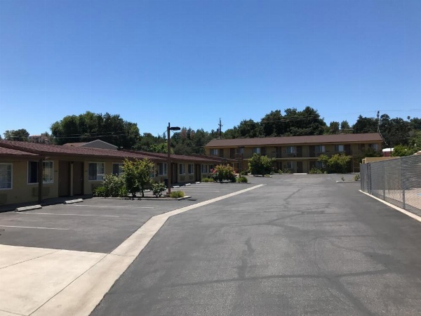 Budget Inn image 5